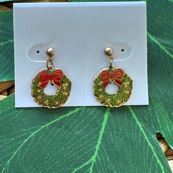 BOGO FREE WREATH VTG EARRINGS - Picture 1 of 6